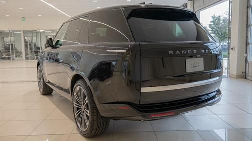 2025 Land Rover Range Rover P615 SV