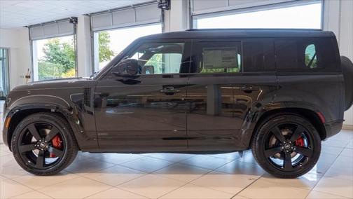 2025 Land Rover Defender 110 P400 X