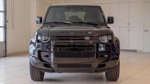 2025 Land Rover Defender 110 P400 X