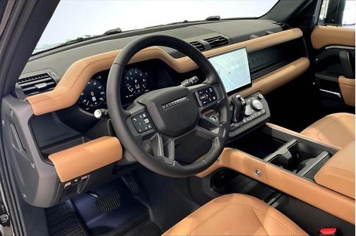 2025 Land Rover Defender 130 P400 X-Dynamic SE