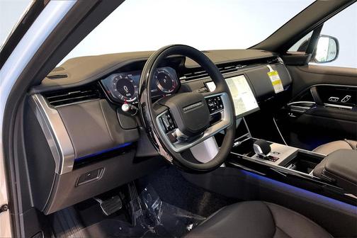 2025 Land Rover Range Rover P400 SE