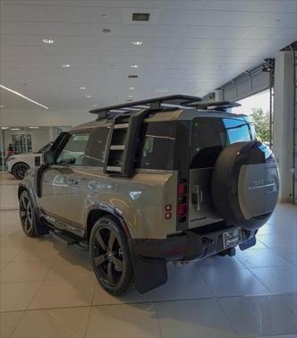 2025 Land Rover Defender 90 P400 X-Dynamic SE