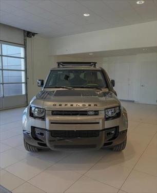 2025 Land Rover Defender 90 P400 X-Dynamic SE
