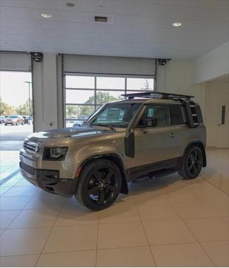 2025 Land Rover Defender 90 P400 X-Dynamic SE
