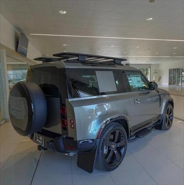 2025 Land Rover Defender 90 P400 X-Dynamic SE