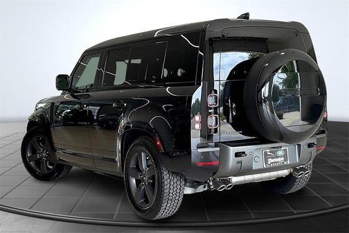 2025 Land Rover Defender 110 V8