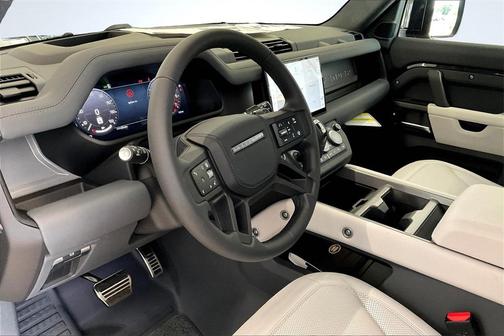 2025 Land Rover Defender 110 V8