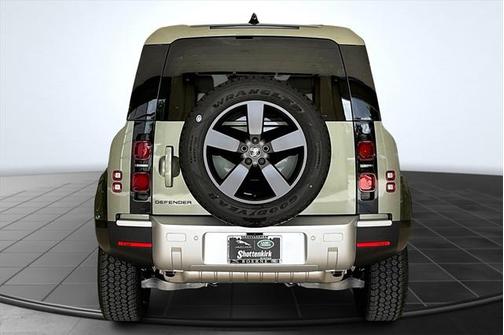 2025 Land Rover Defender 110 P300
