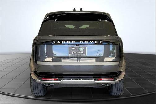 2025 Land Rover Range Rover P400 SE 7 Seat