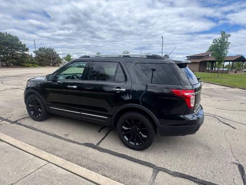 Ruby Red Metallic Tinted Clearcoat 2015 Ford Explorer XLT