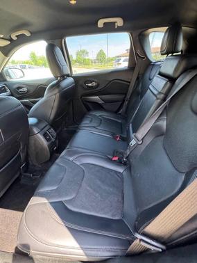 Granite Crystal Metallic Clearcoat 2019 Jeep Cherokee Limited