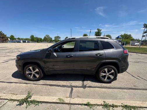 Granite Crystal Metallic Clearcoat 2019 Jeep Cherokee Limited