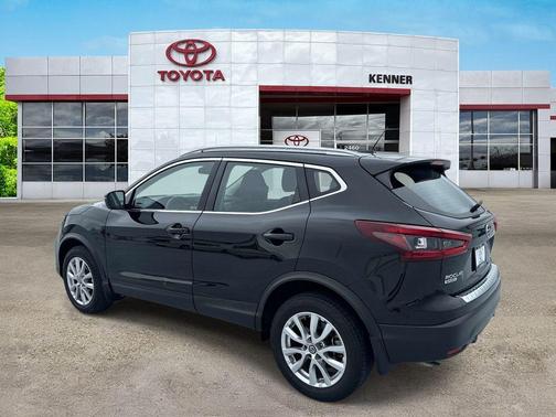 Magnetic Black Pearl 2022 Nissan Rogue Sport SV