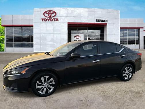 Black 2023 Nissan Altima 2.5 S