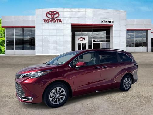 2023 Toyota Sienna XLE