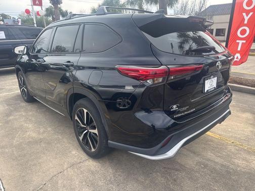 2022 Toyota Highlander XSE