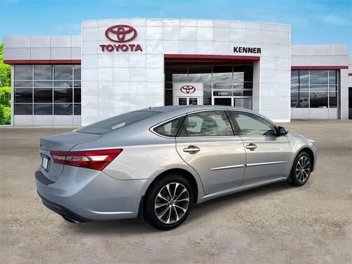 2017 Toyota Avalon XLE