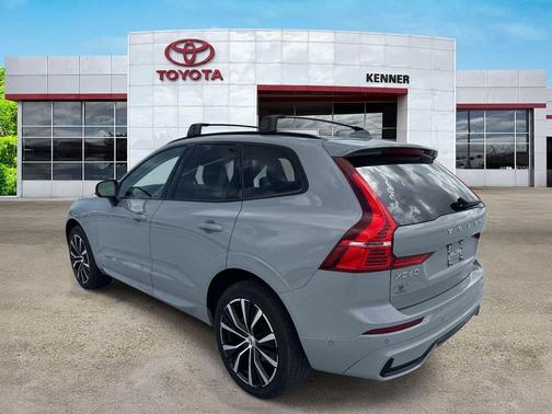 Vapour Grey Metallic 2024 Volvo XC60 B5 Plus Dark Theme