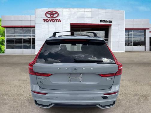 Vapour Grey Metallic 2024 Volvo XC60 B5 Plus Dark Theme