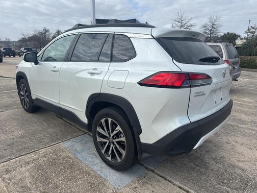 2024 Toyota Corolla Cross XLE