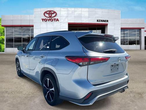Celestial Silver Metallic 2022 Toyota Highlander XSE