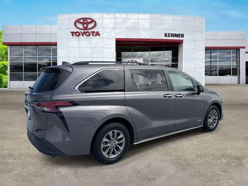 2021 Toyota Sienna XLE