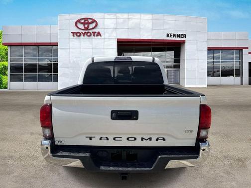 Super White 2018 Toyota Tacoma SR5