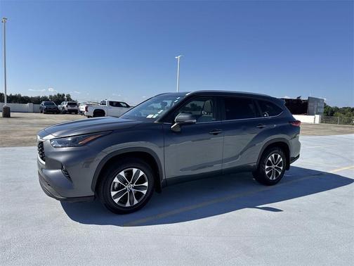 2023 Toyota Highlander Hybrid XLE