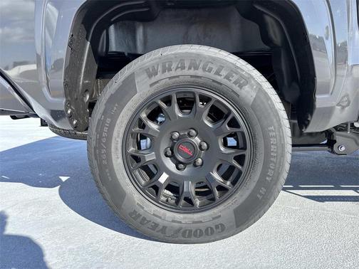 2025 Toyota Tacoma SR5