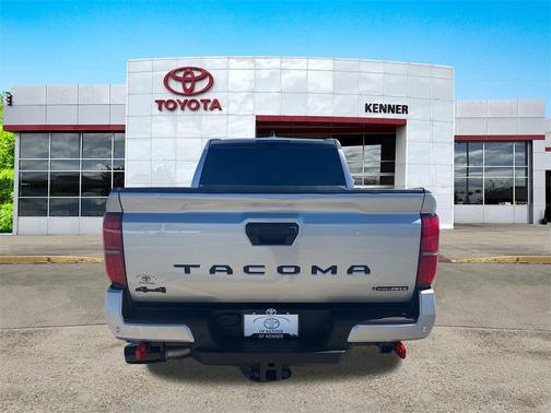 2025 Toyota Tacoma Hybrid TRD