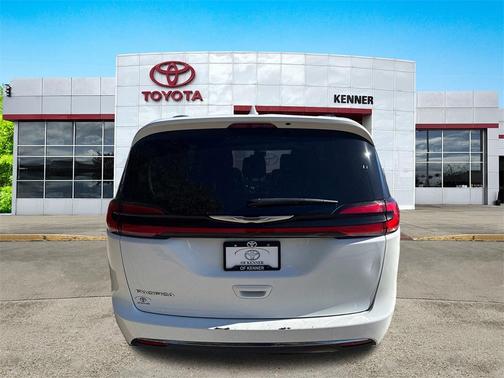 2022 Chrysler Pacifica Touring-L