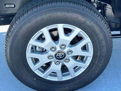 Ice Cap 2026 Toyota Tacoma SR5