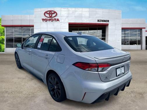 Classic Silver Metallic 2026 Toyota Corolla SE