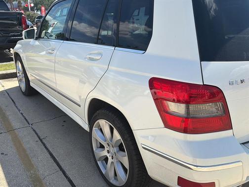 Arctic White 2011 Mercedes-Benz GLK-Class GLK 350
