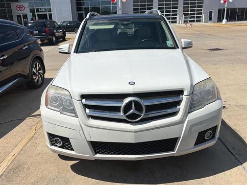Arctic White 2011 Mercedes-Benz GLK-Class GLK 350