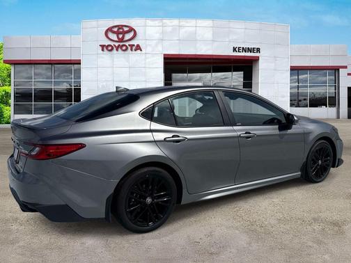 Metal 2025 Toyota Camry SE