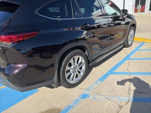2022 Toyota Highlander Hybrid Limited