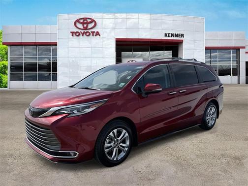 2022 Toyota Sienna Platinum 7 Passenger