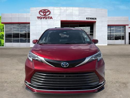 2022 Toyota Sienna Platinum 7 Passenger