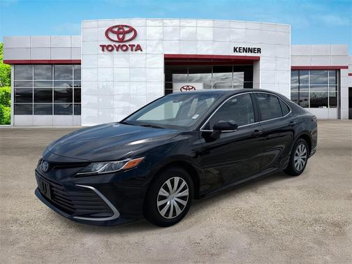 2022 Toyota Camry Hybrid LE