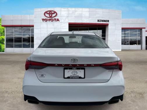 Wind Chill Pearl 2019 Toyota Avalon XLE