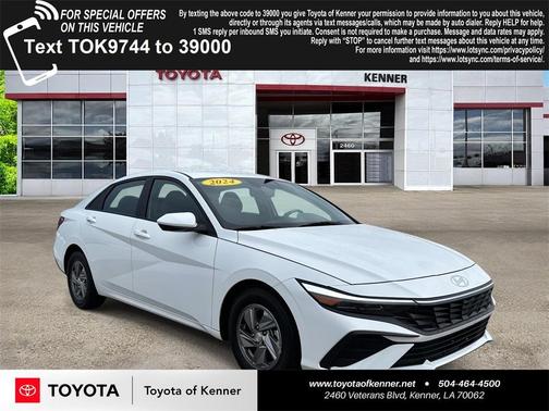 2024 Hyundai ELANTRA SE
