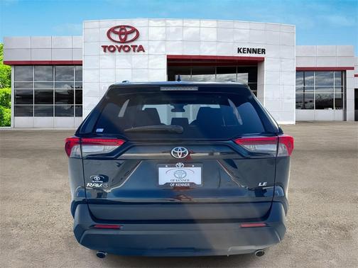 2020 Toyota RAV4 LE
