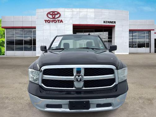 Brilliant Black Crystal Pearlcoat 2018 RAM 1500 SLT