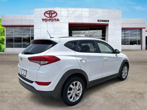 2016 Hyundai TUCSON SE