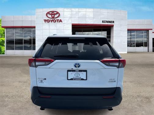 2022 Toyota RAV4 Hybrid XLE
