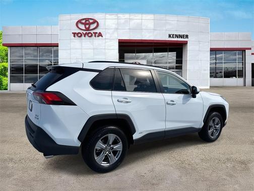 2022 Toyota RAV4 Hybrid XLE