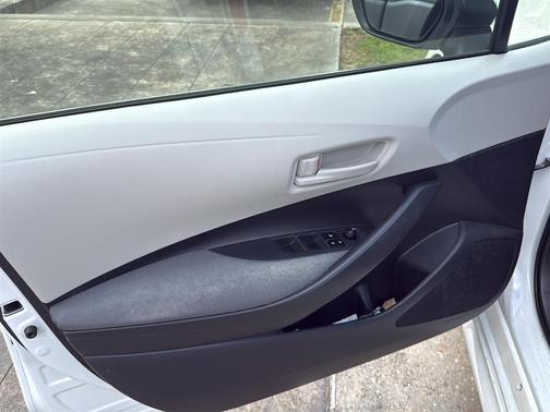 Ice Cap 2023 Toyota Corolla Hybrid LE