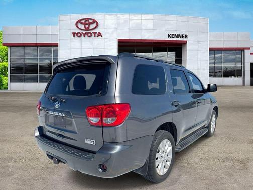 Magnetic Gray Metallic 2016 Toyota Sequoia SR5