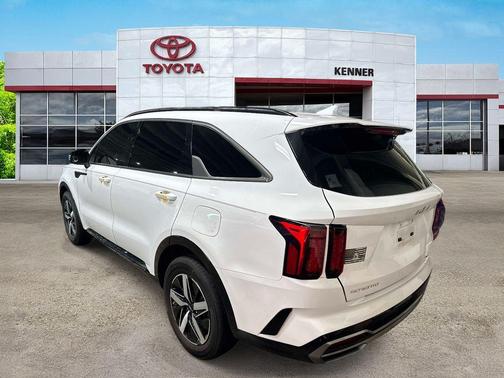 Glacial White Pearl 2023 Kia Sorento S